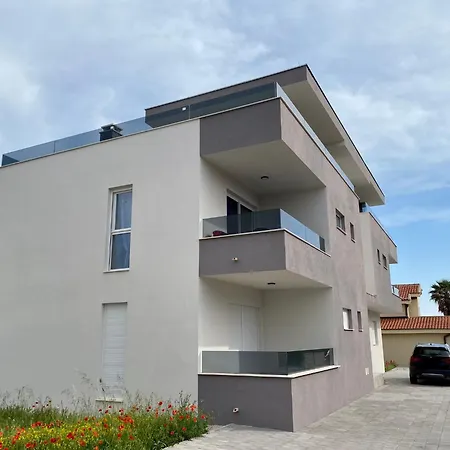 Blizina Mora I, Eg-wohnung, Meeresnaehe 30 M شقة *