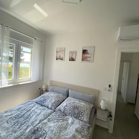 Blizina Mora I, Eg-wohnung, Meeresnaehe 30 M *